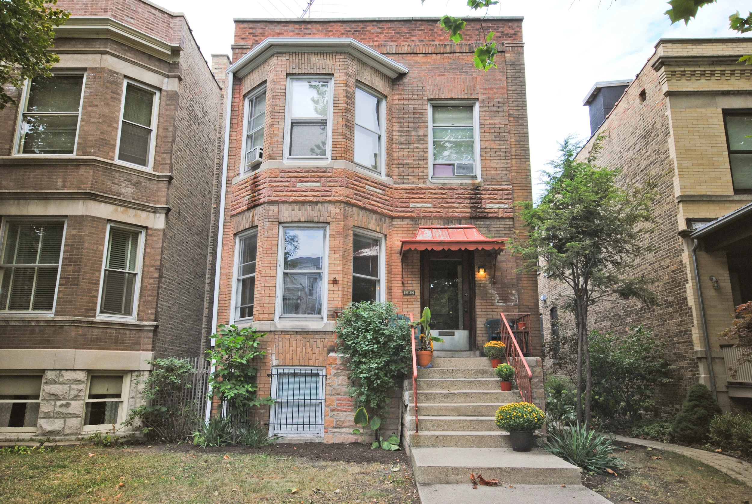 1936 W. Waveland Exterior.jpg