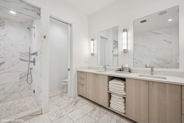 22.+Primary+Bath+.jpg-2.webp