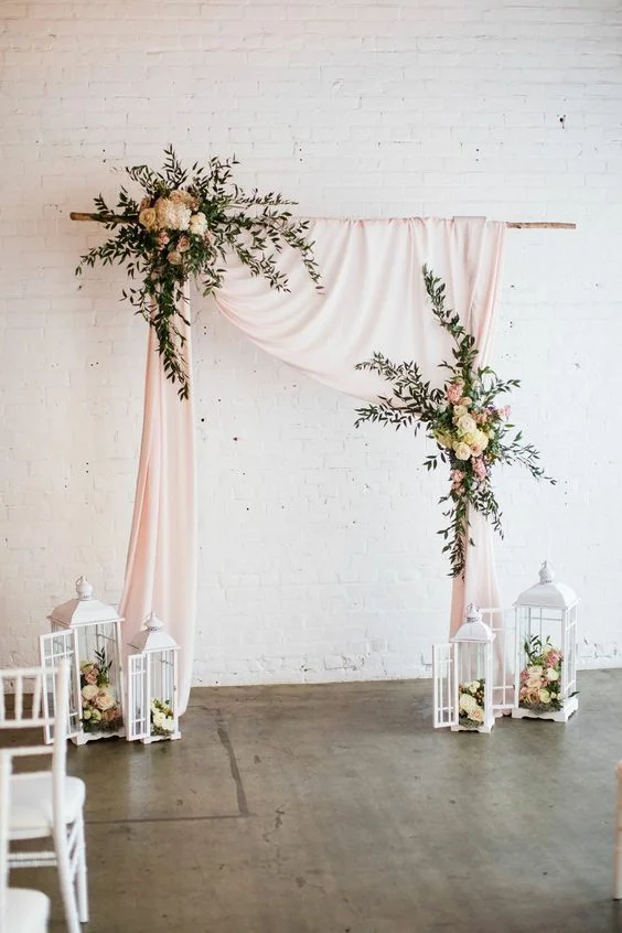 Simple, yet Elegant and Romantic - https://www.pinterest.ca/pin/572520171377291977/