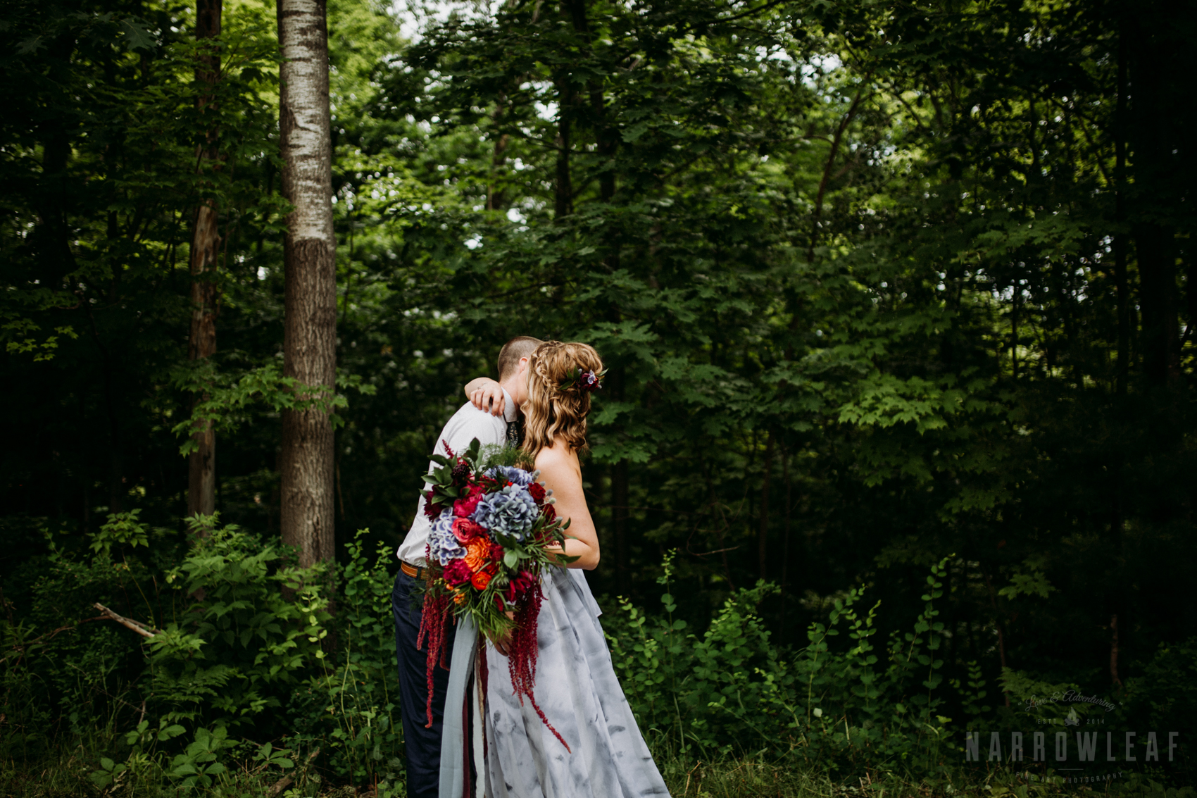 bayfield-wi-wedding-bride-and-groom-first-look-302.jpg