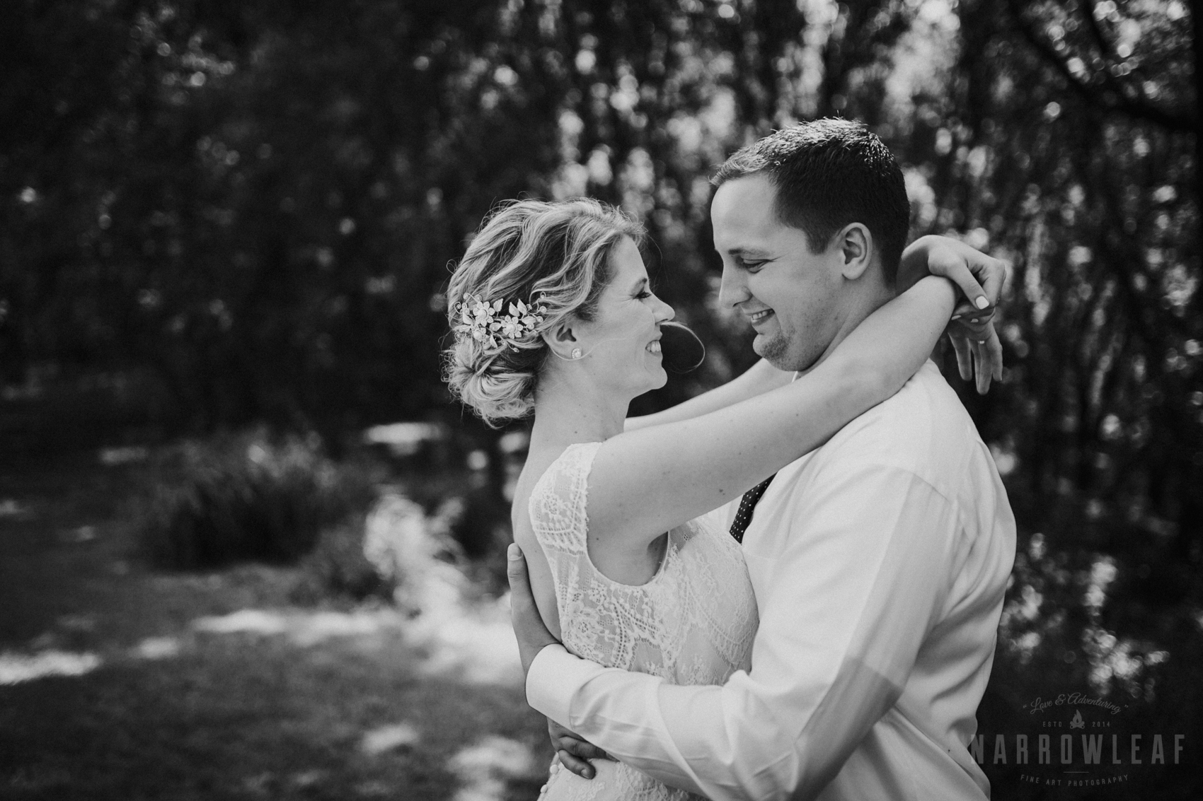 bride-groom-classy-wedding-photos-outdoors-34.jpg