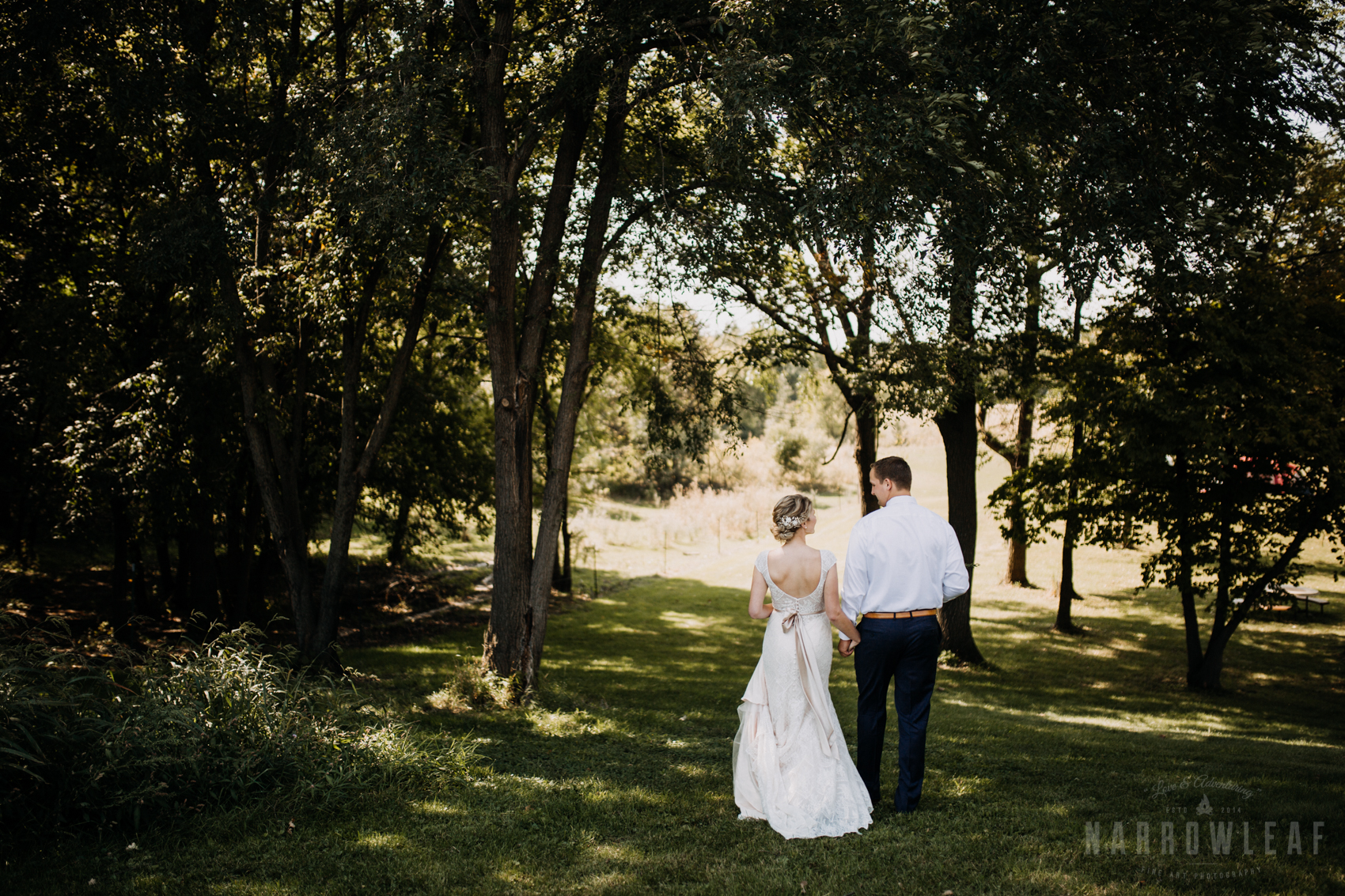 bride-groom-classy-wedding-photos-outdoors-36.jpg