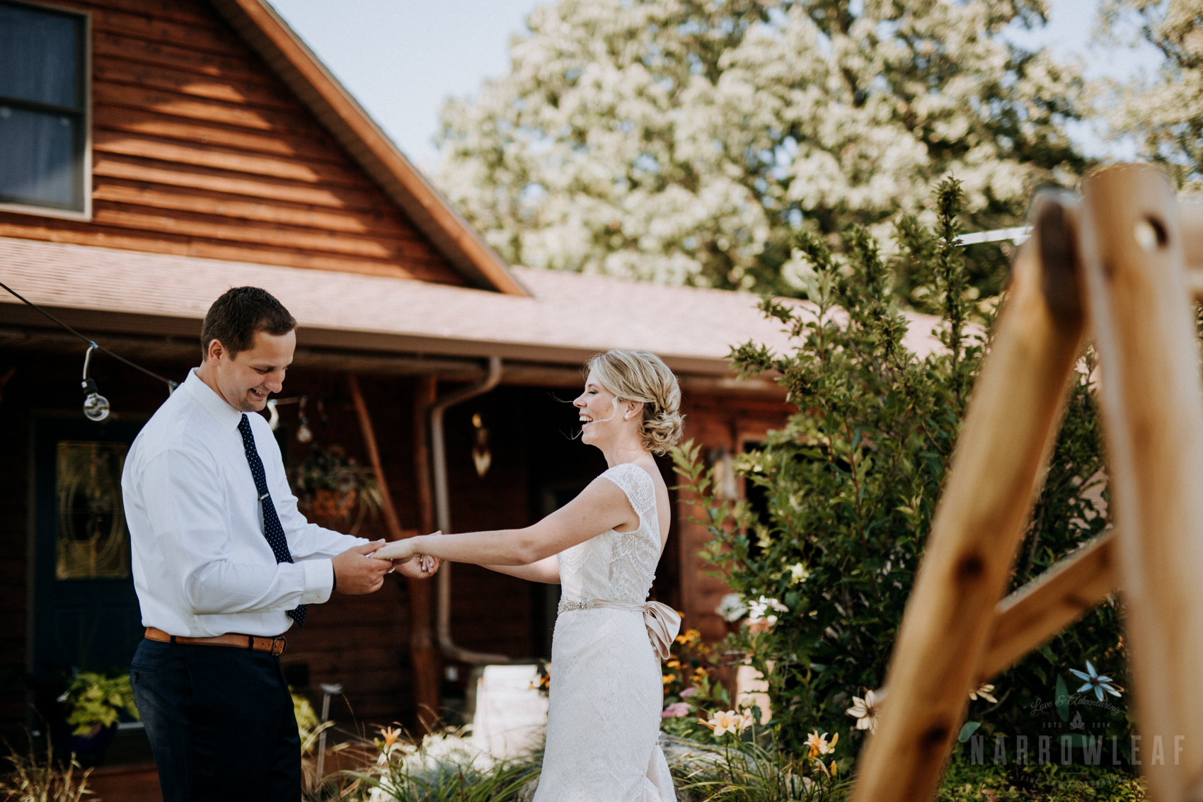 farm-wedding-first-look-in-south-haven-mn-32.jpg
