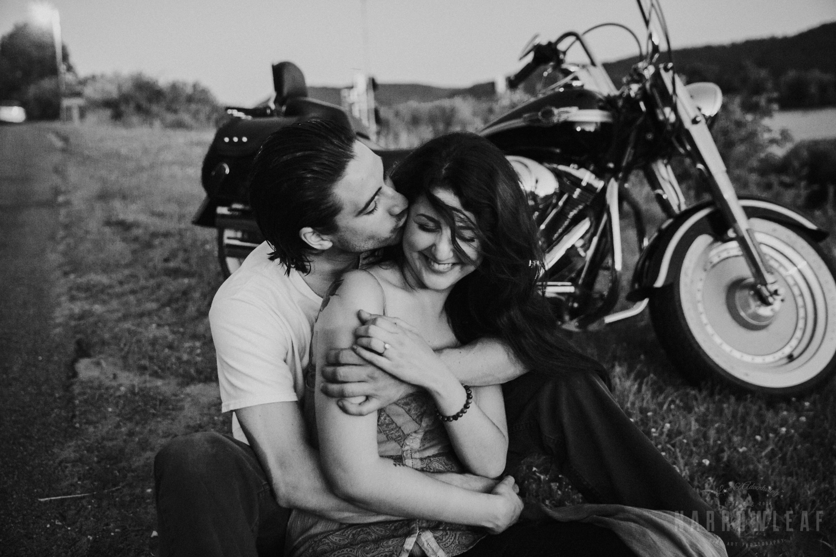 Trempealeau-wi-moody-engagement-motorcycle-NarrowLeaf-love-and-adventure-Photography-18.jpg