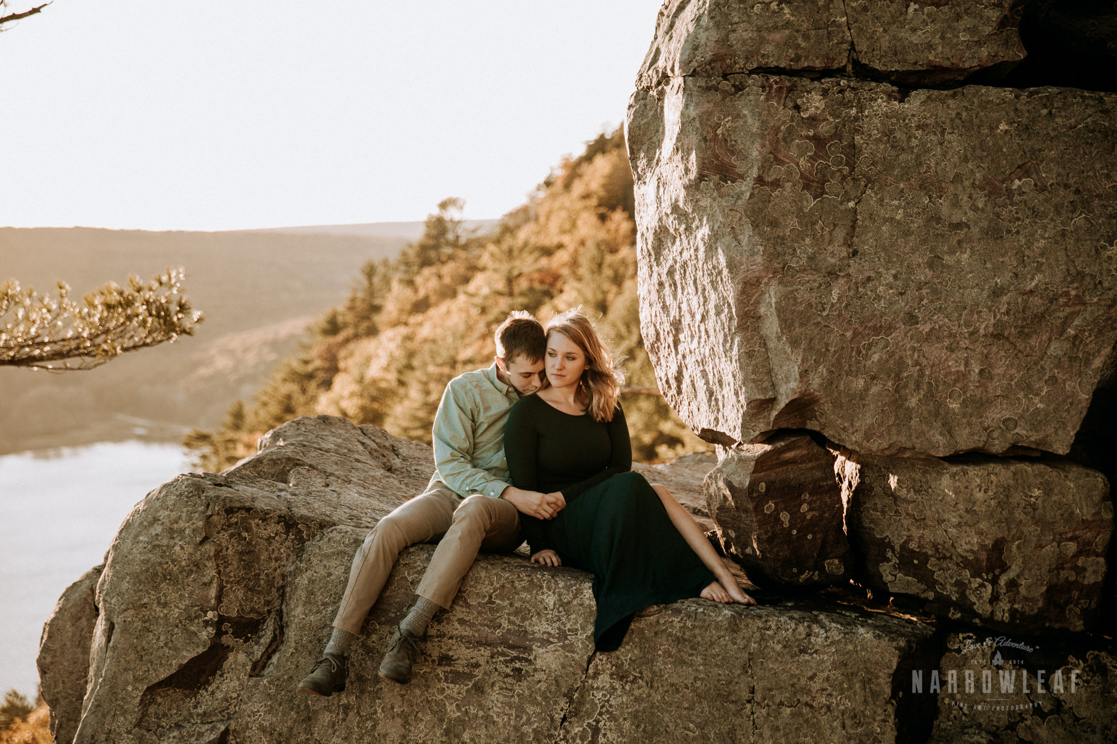 wisconsin-hiking-engagement-photographer-devils-doorway-rock-formation-Narrowleaf_Love_and_Adventure_Photography-1085.jpg