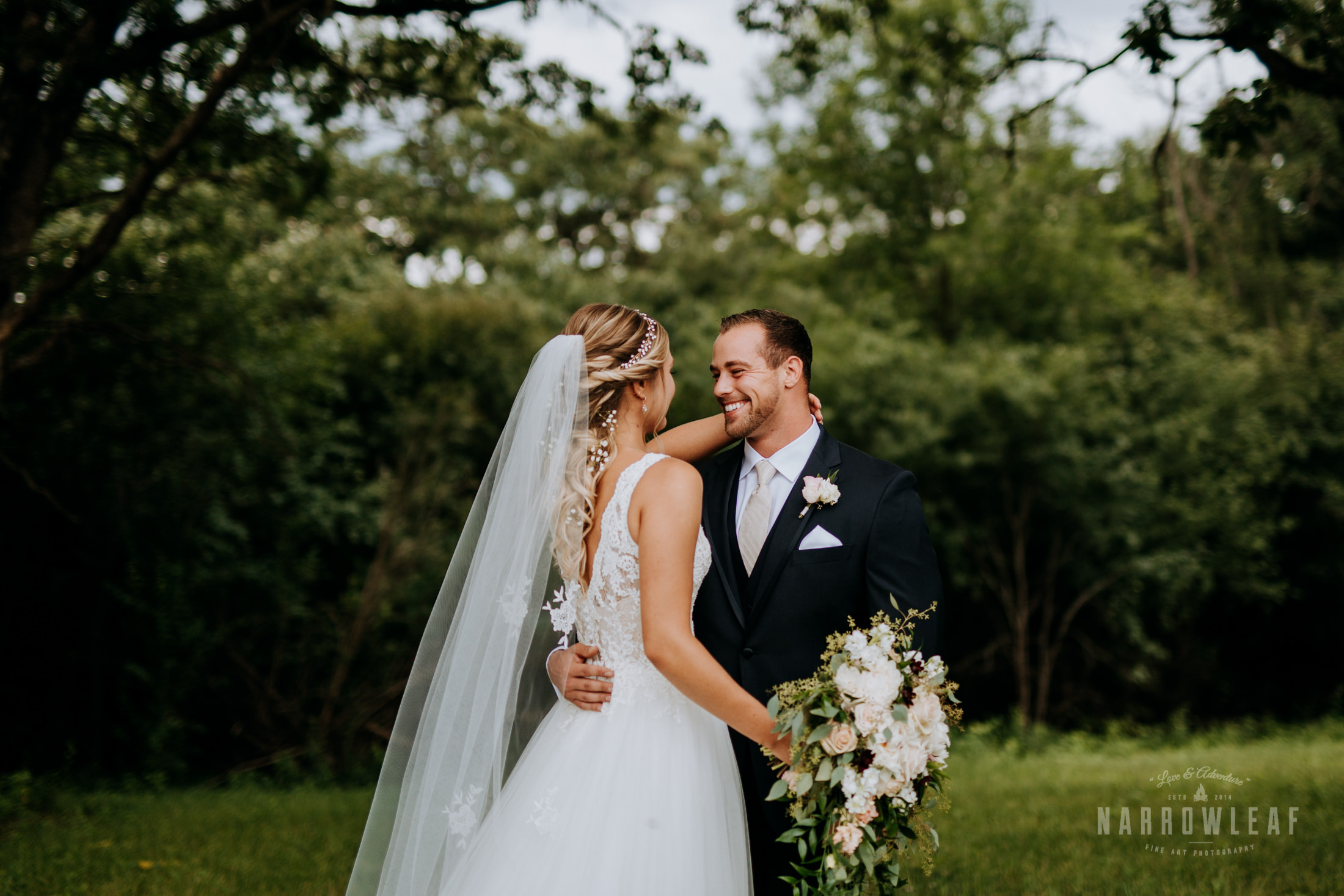 John-P-Furber-Farm-Minnesota-wedding-photographer-Narrowleaf_Love_and_Adventure_Photography-7105.jpg