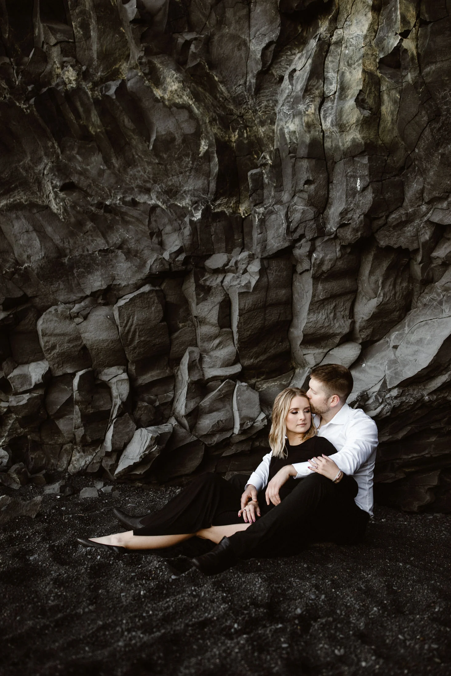 Iceland-black-sand-beach-Reynisfjara-elopement-photography-30.jpg