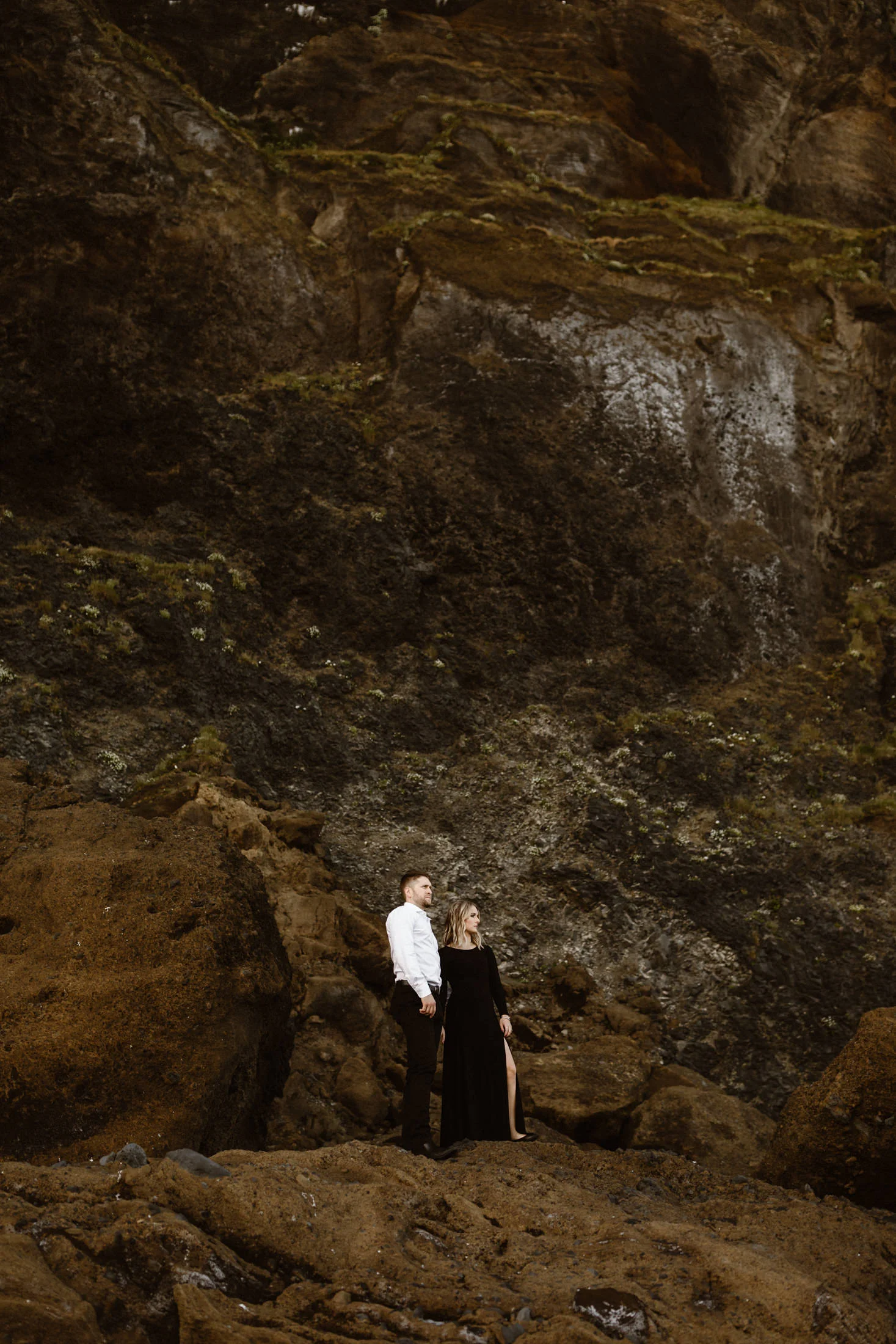 reynisfjara-beach-in-iceland-elopement-photography-9.jpg