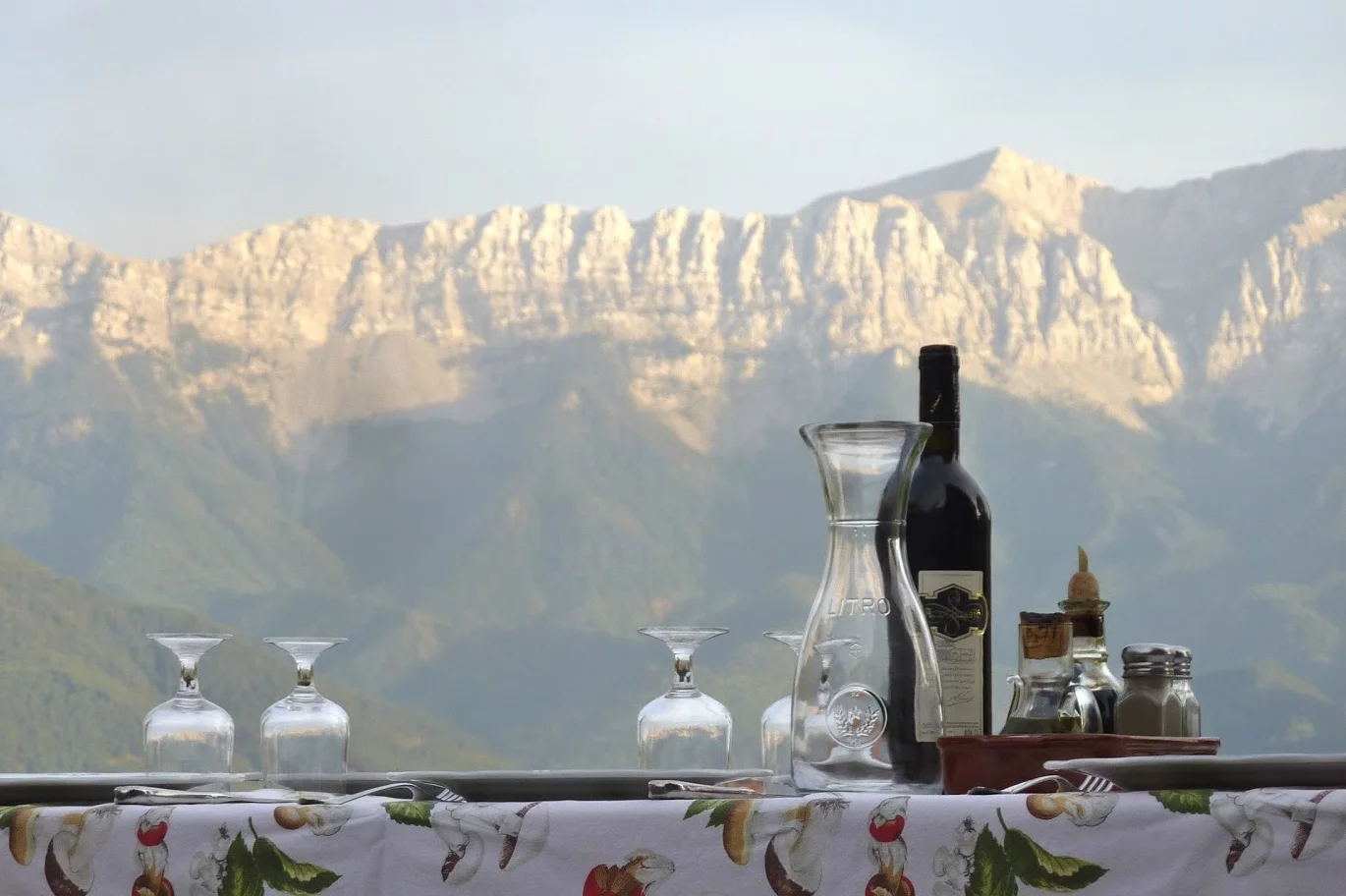 Sopar de Sant Joan al jardí de Cal Rei.jpg