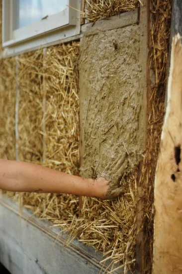 covering straw bales with clay&nbsp;