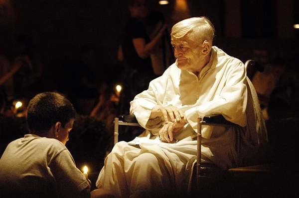 Brother_Roger_at_prayer.jpg