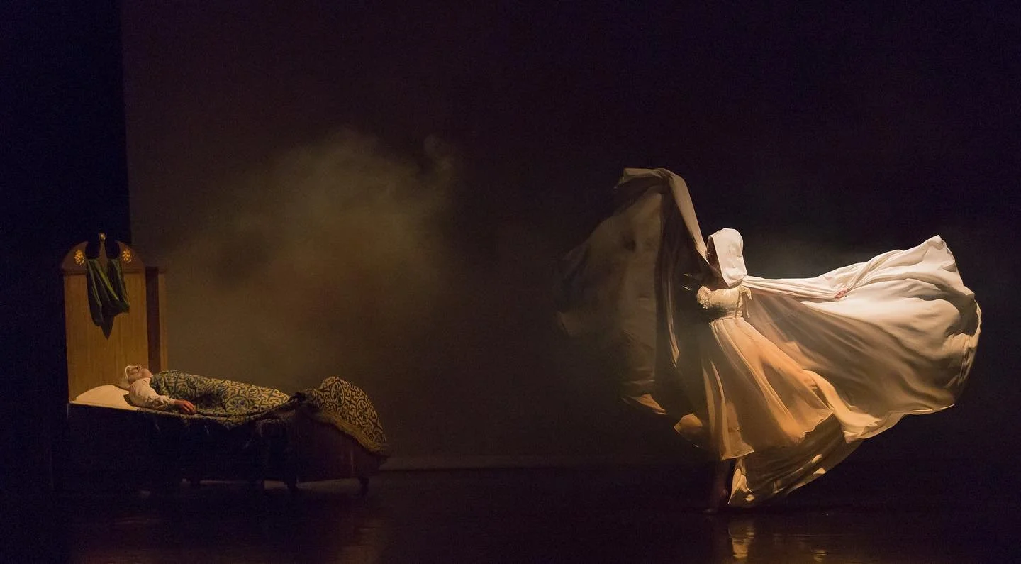 A Christmas Carol, the ballet by David Kloss will be presented in full-length Sunday, November 17th! 

📷: Cora M Lee