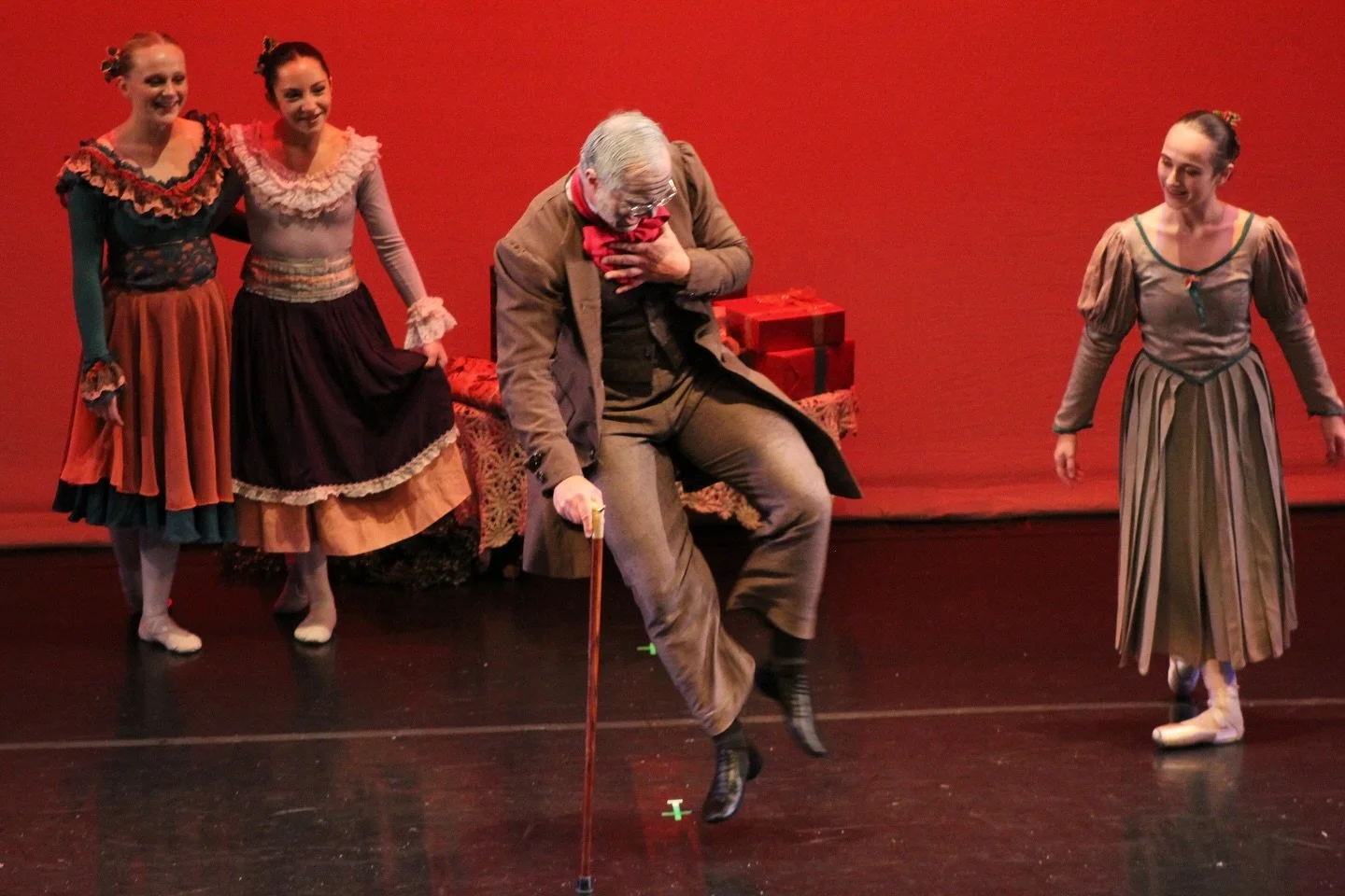 &hellip;. even the coldest of hearts can find it&rsquo;s rhythm again! 💗🎶 

In A Christmas Carol, Fezziwig&rsquo;s party is one of the most musical, rhythmic moments in the entire ballet.  The rhythm represents a time Scrooge&rsquo;s heart beat in 
