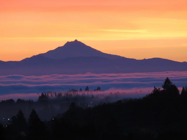Mount Jefferson.jpg