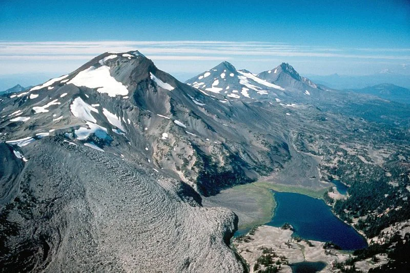 800px-Three_sisters2.jpg