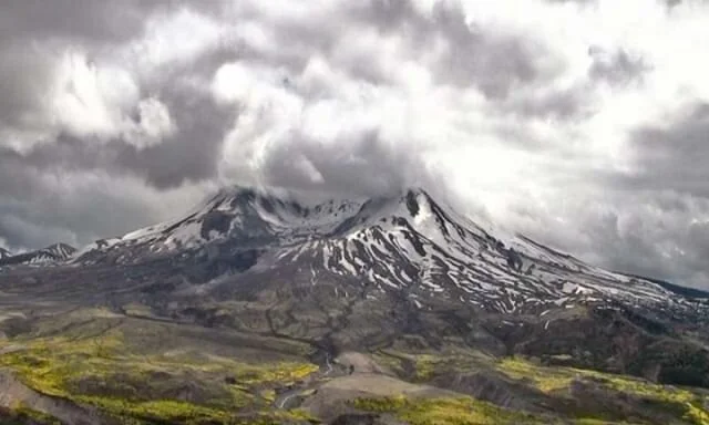 A Stunning image from Jeffree Mocniak with the Cascadia Education Project. &quot;A very happy Cascadia day to all of you Cascadians out there! It was 40 years today that Loowit (Mt St Helens) blew her top, reminding us of the powerful volcanism that'
