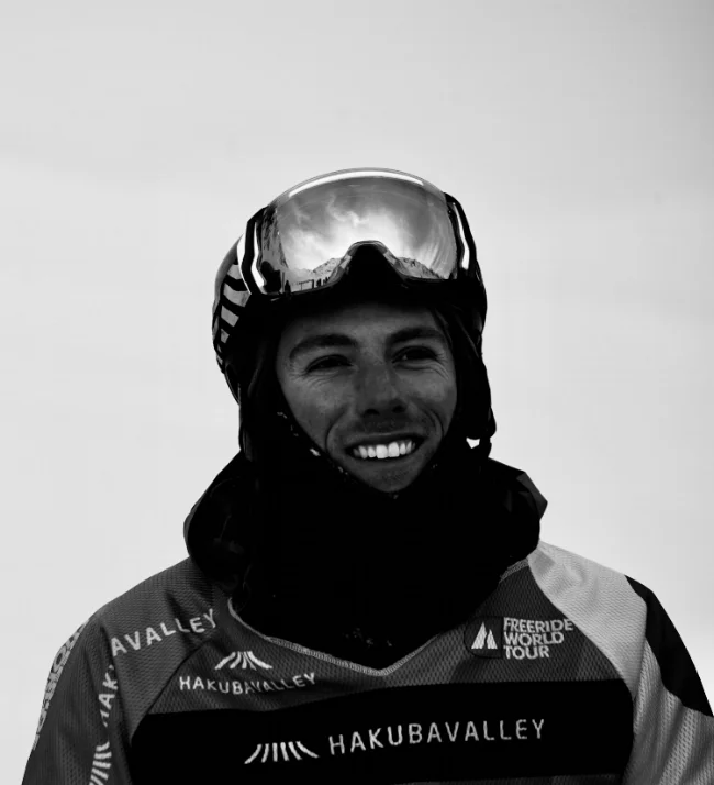 Good times = big smiles. Photo by Louis Charnaud.