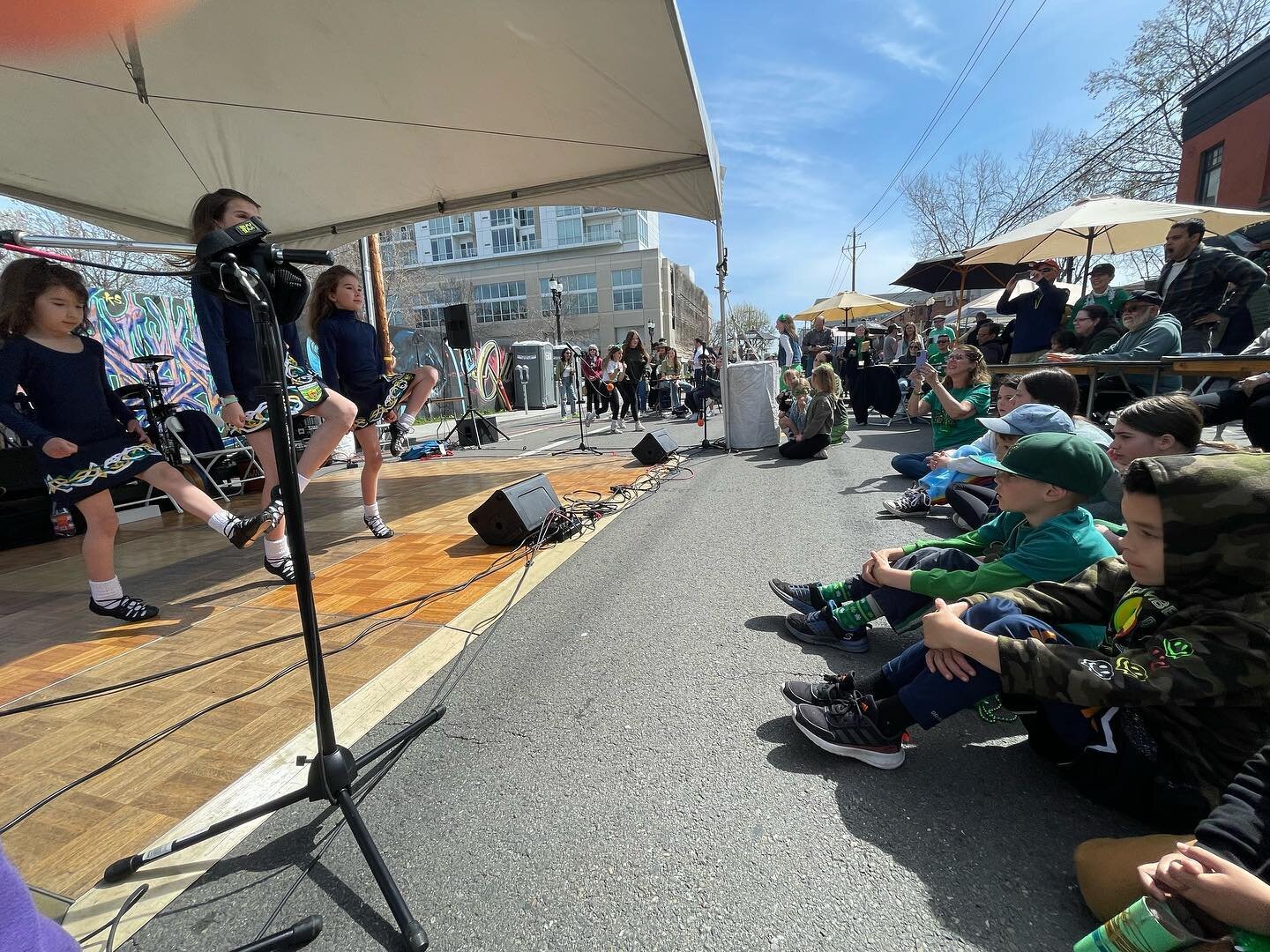 Thank you @slainteoakland A happy, well-fed crowd from all places and ages was spellbound by the @mcbrideirishdancers , enjoyed live music, delicious food, drink and festivities all day on 2nd street yesterday. And thank you for making the district s