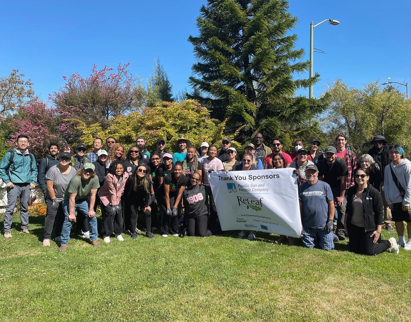 On Saturday, April 29th, 50 volunteers came together to green the streets of Oakland in the Old Town and Jack London neighborhoods! 🌲

@pardeehomemuseum wanted to express their thanks to Pacific Gas &amp; Electric Company for its generous sponsorshi