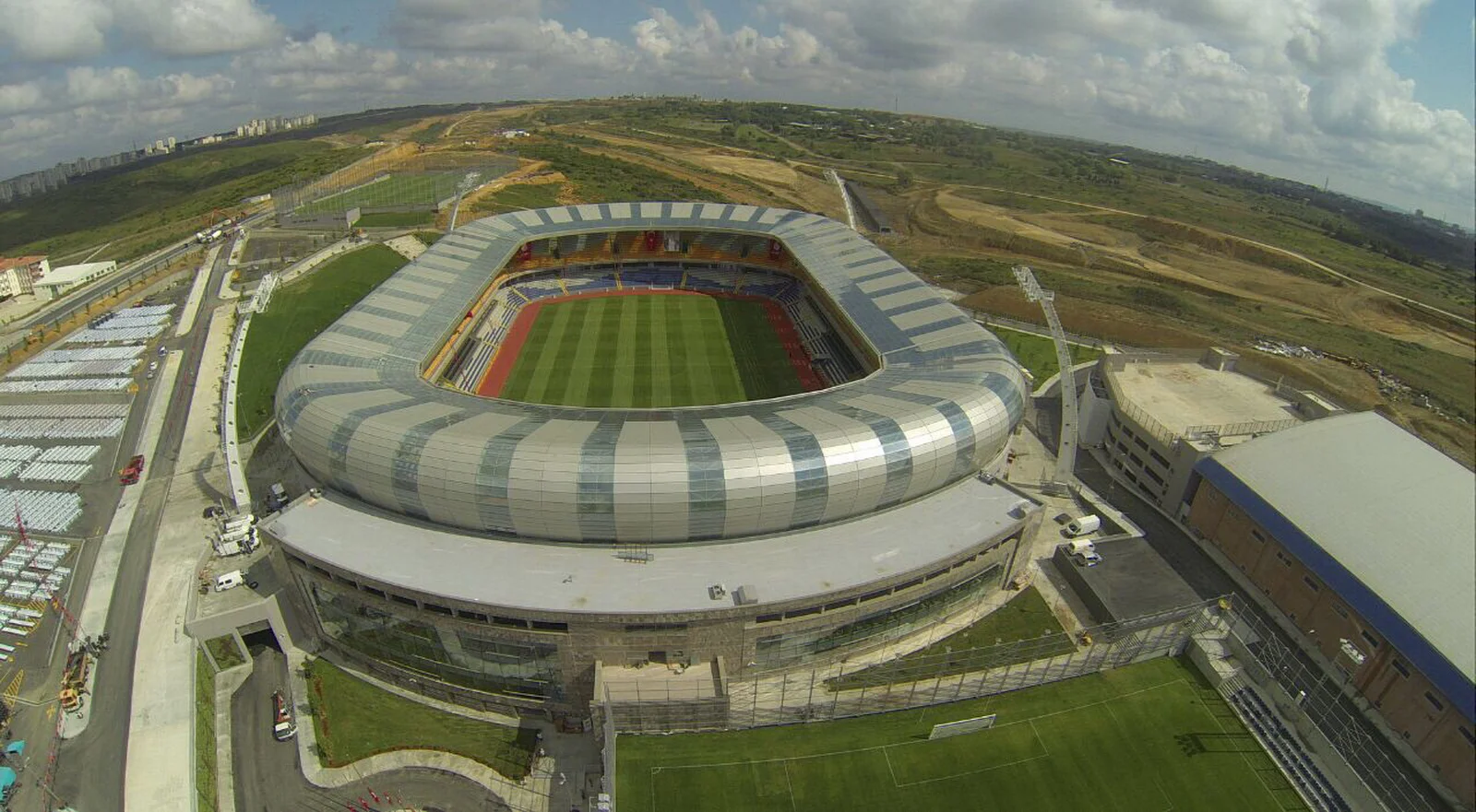 Basaksehir's 'Fatih Terim Stadium' (courtesy of Arima architects ).