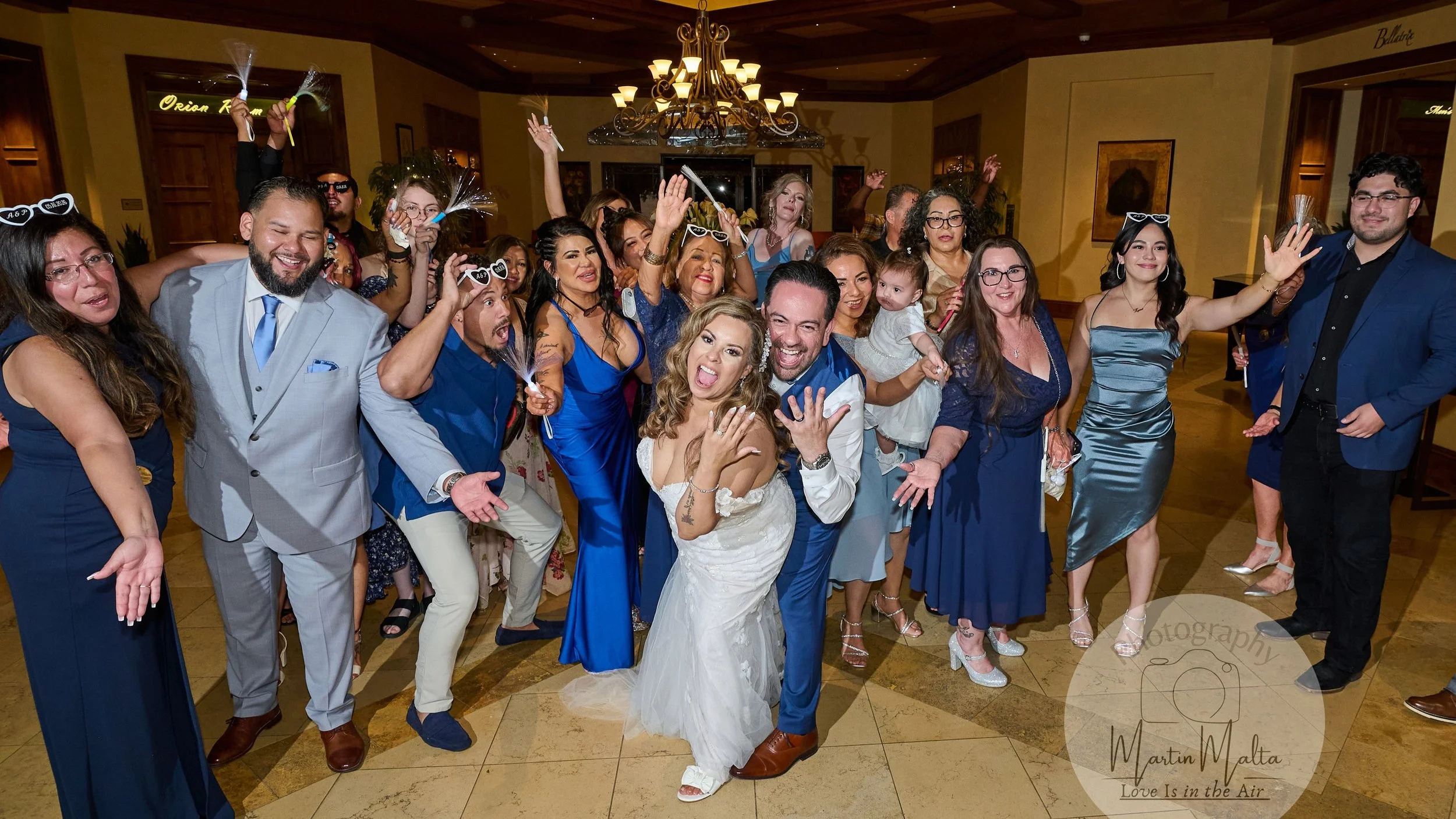 Angelina + Peter | wedding❤

www.martinmalta.com

Venue | @classicclubevents 
Videography | @martinmalta 
Photography| @lizpantojaphotography 
.
.
.
.

#weddingphotographer
#coachellaweddings #weddingevents
#weddingphoto
#Styleweddings #Bridesmaids #