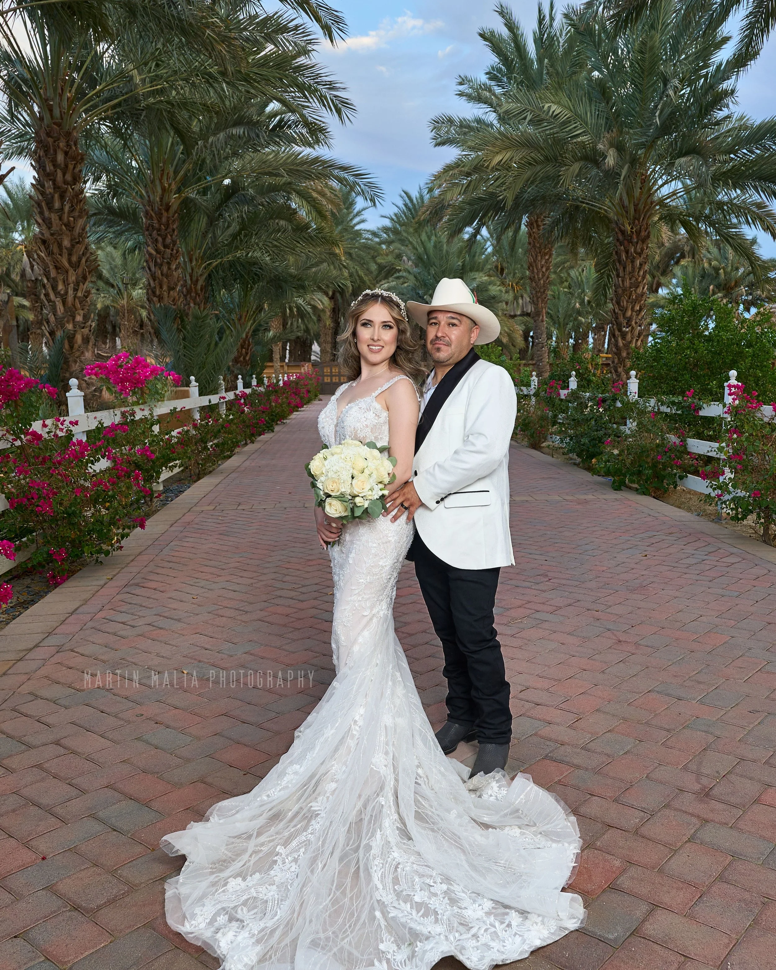 Catalina + Jesus, our Wedding 

www.martinmalta.com
Venue: Rancho Los Magueyes, Thermal ca.
Photographer : @martinmalta
Videography : Emanuelmalta
Banda: @bandalanuevadearranke 
Grupo: @gruponuevafusion 
.
.
.
.
.
#weddingphotographer
#coachellaweddi