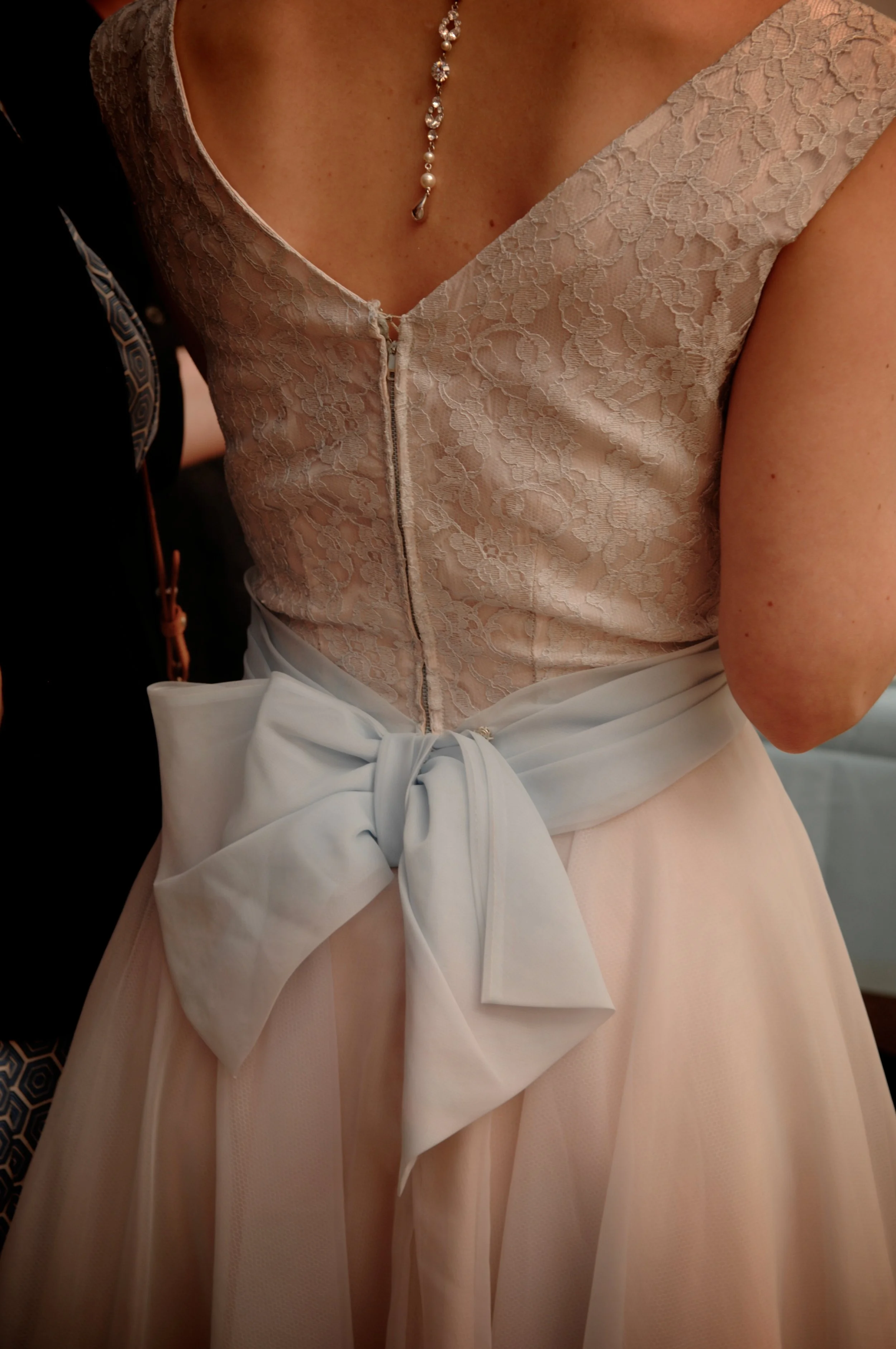 bck of dress.jpg