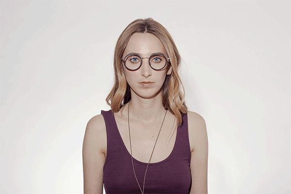 Zeta-I-Optico-Mujer.gif