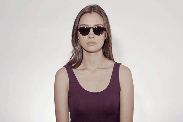 Alpha-II-Sol-Mujer.gif