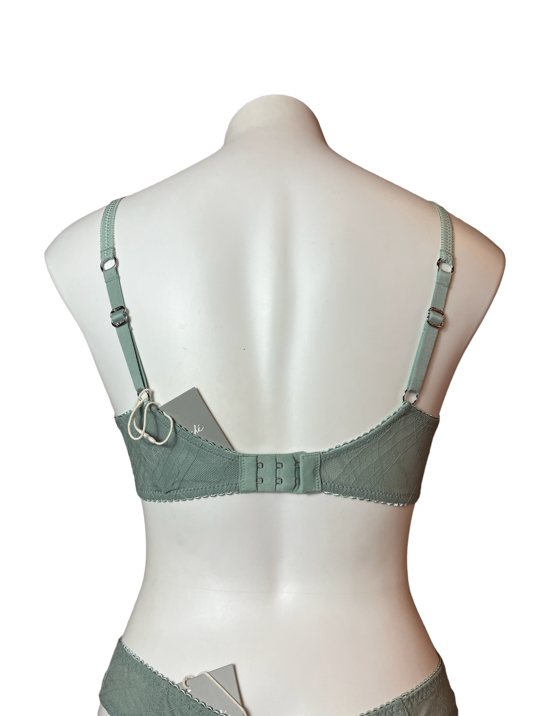 03597E57-D2CE-4DC3-B14E-B2AAF115C090