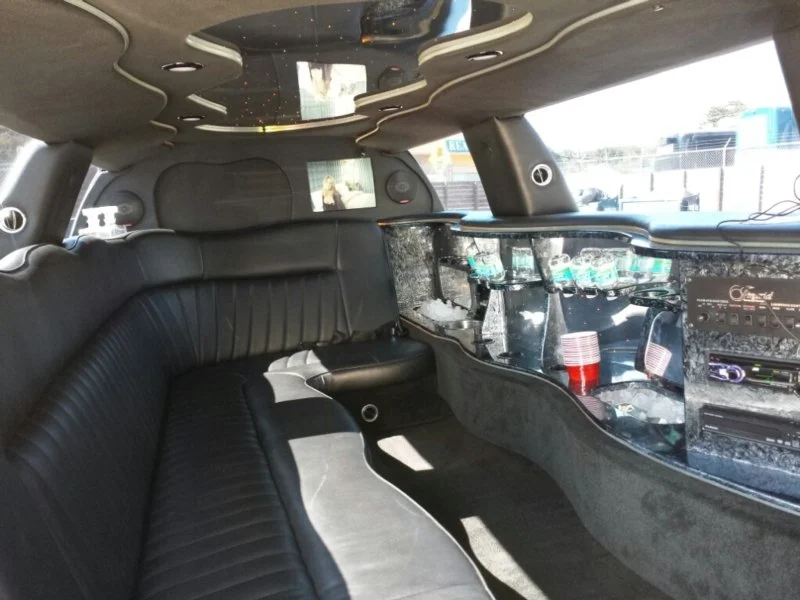 18 Passenger Hummer Limo Interior without lights.jpg