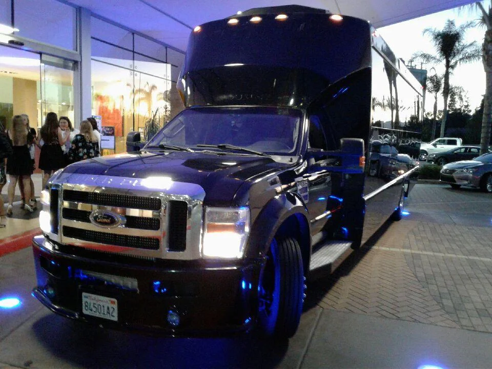 Exterior Picture of Limo Bus Service in La Jolla for your Temecula Wine Tour to Africa and Beyond or La Jolla Underwater Park with your Friends and other Group