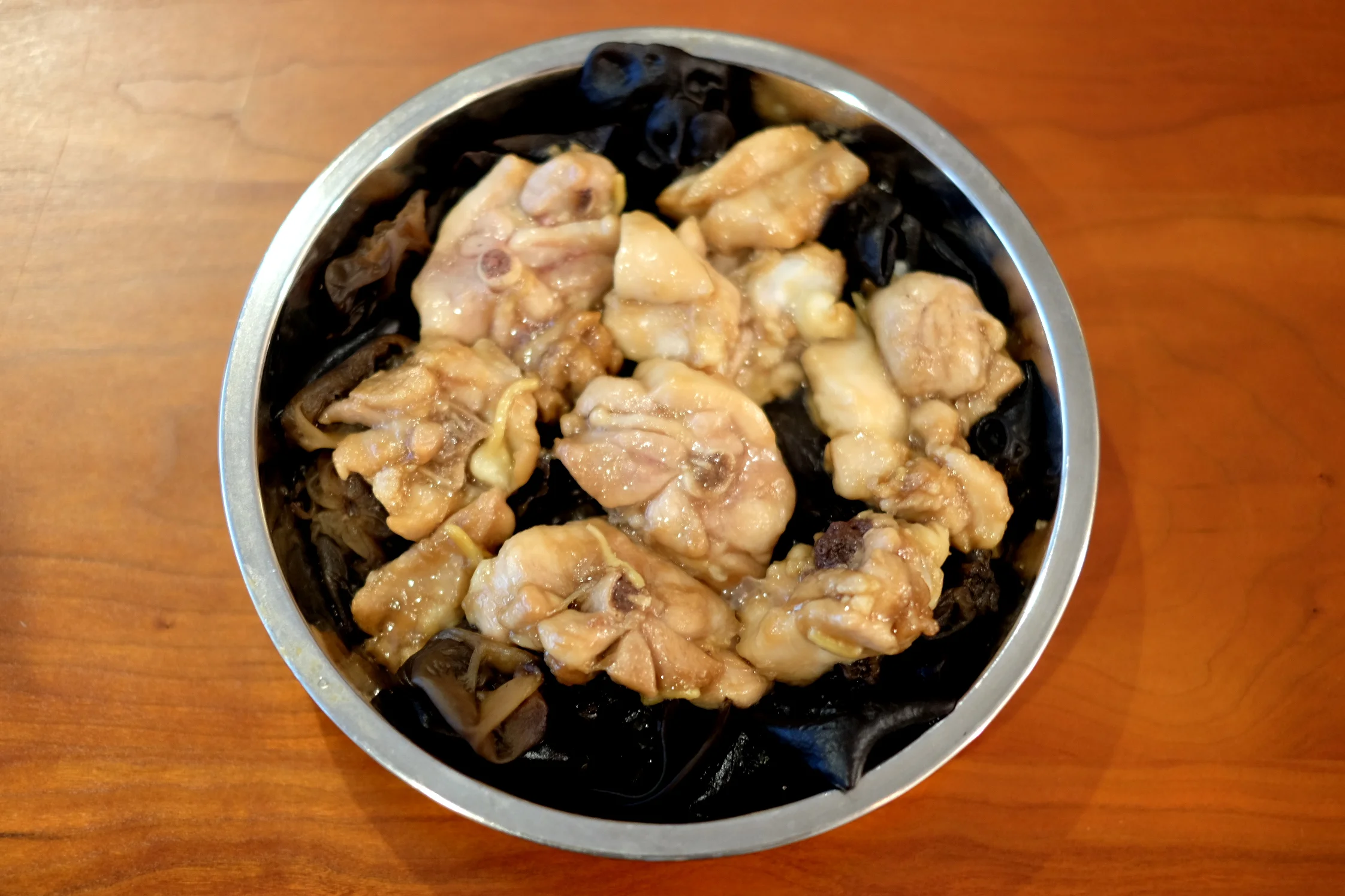 Steamed Chicken with Wood Ear Mushrooms