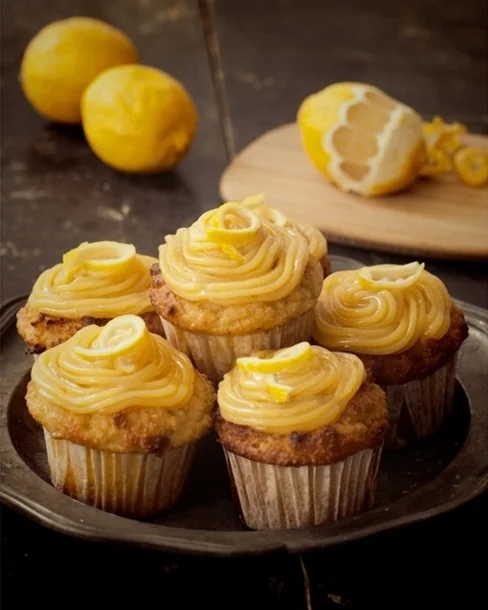 20130311_coconut_lemon_cupcake_00042.jpg