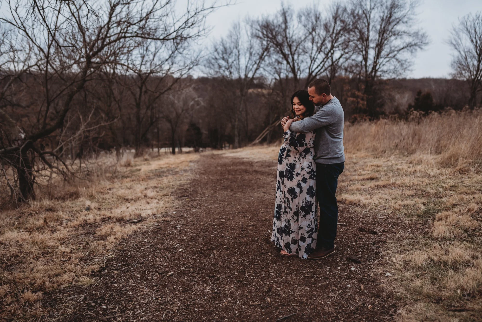 couple in pathway-lifestyle maternity