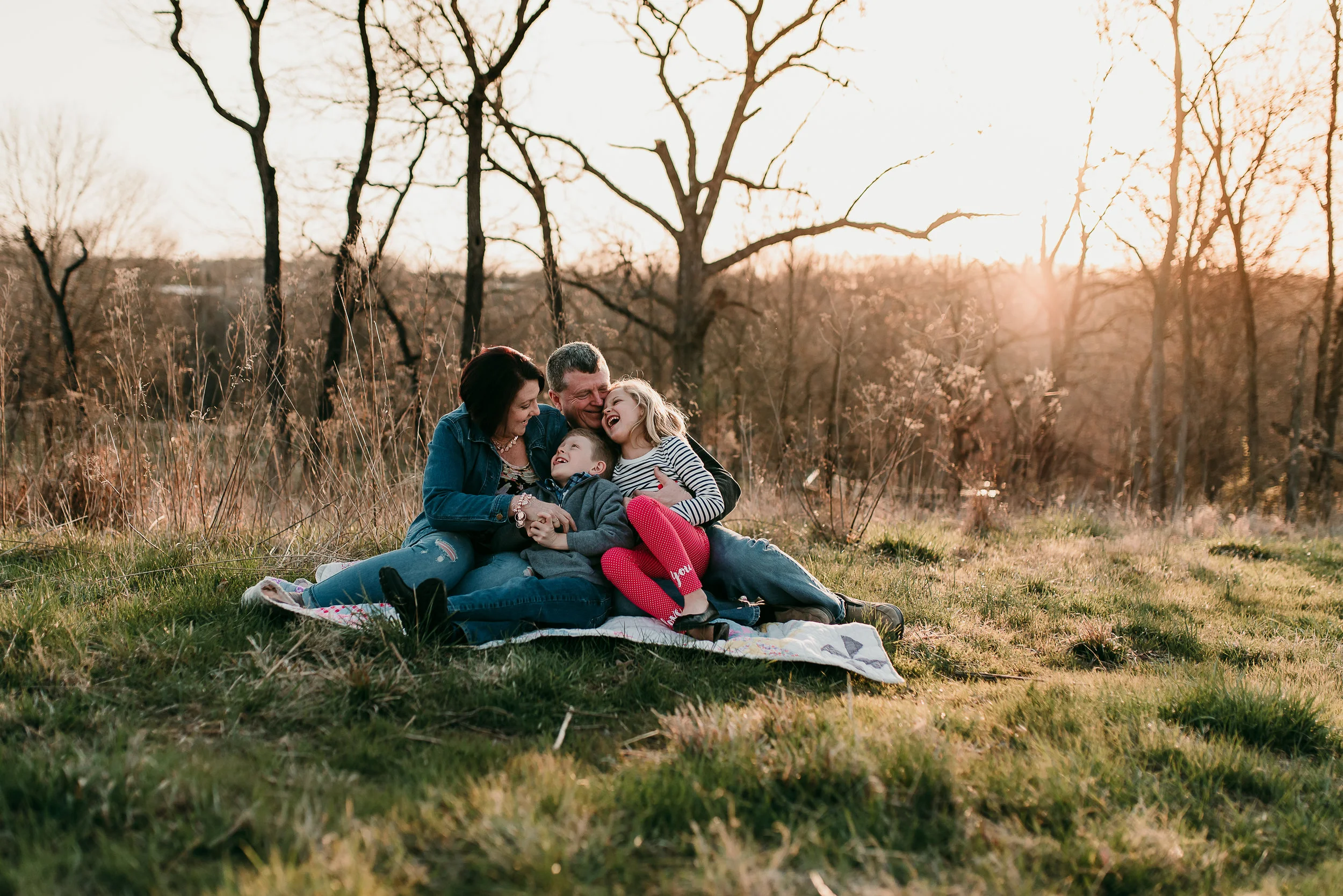 family in the sunset | Queeny park photographer