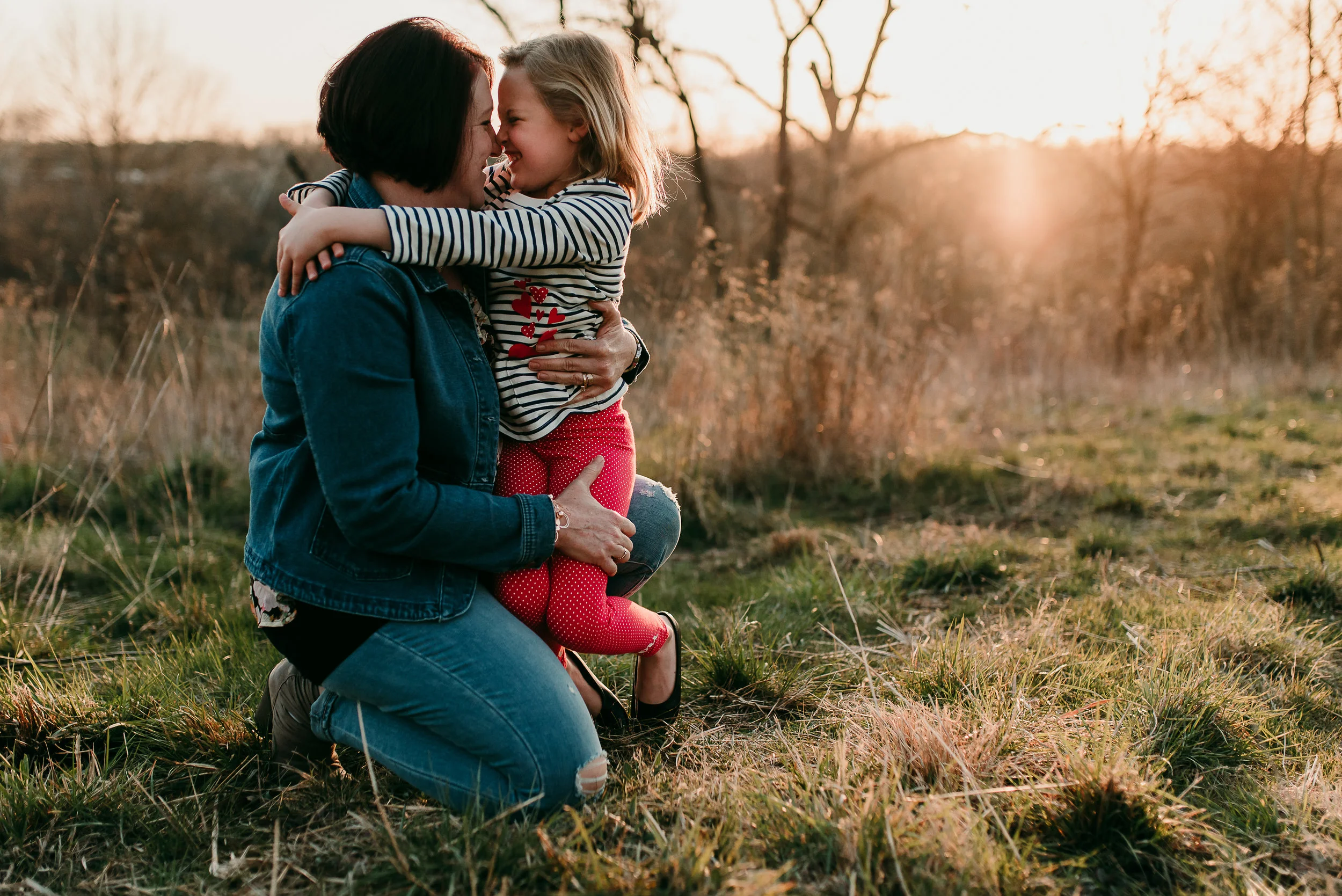mommy snuggles | St. Louis family photographer