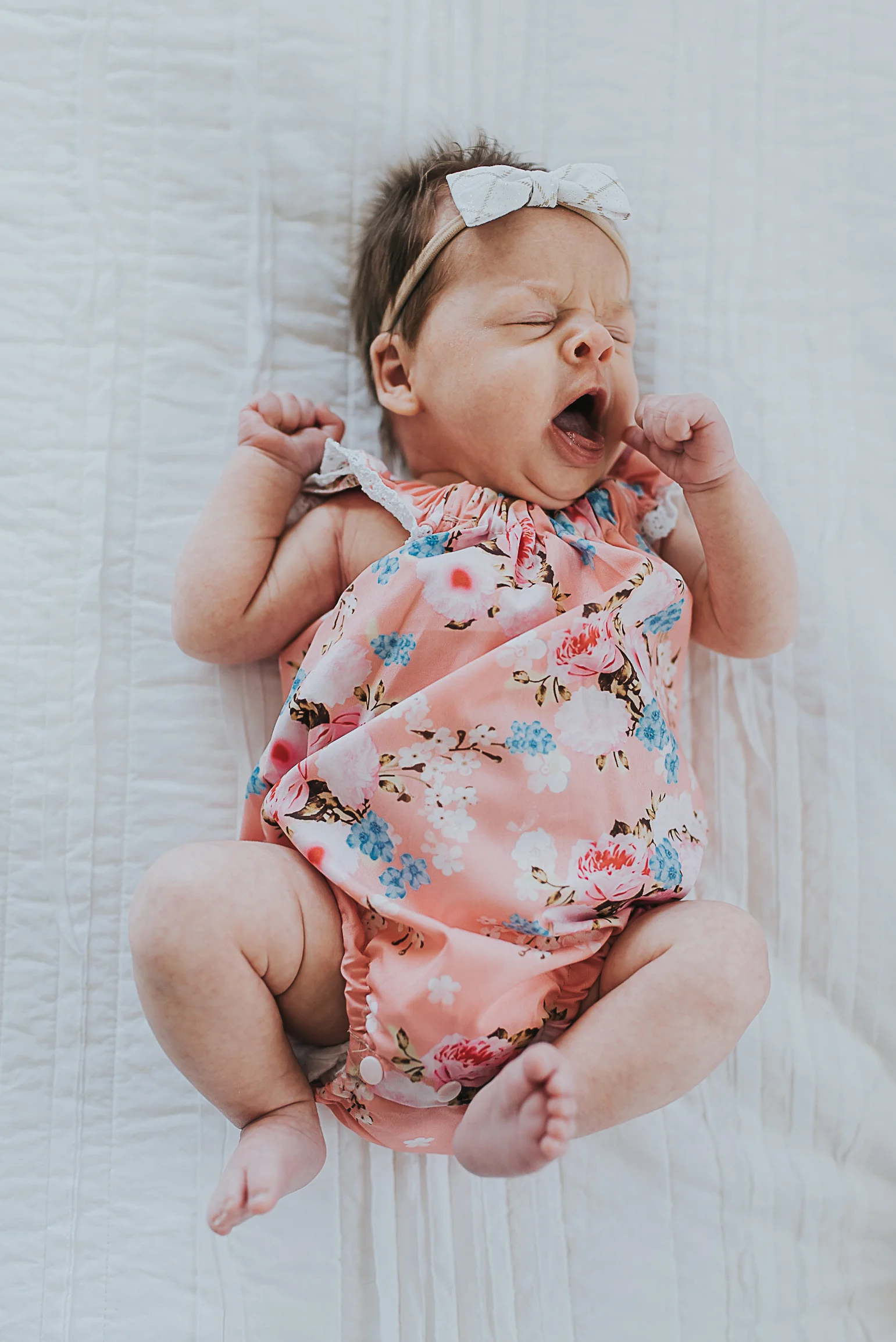 baby yawning St. Louis in-home photographer