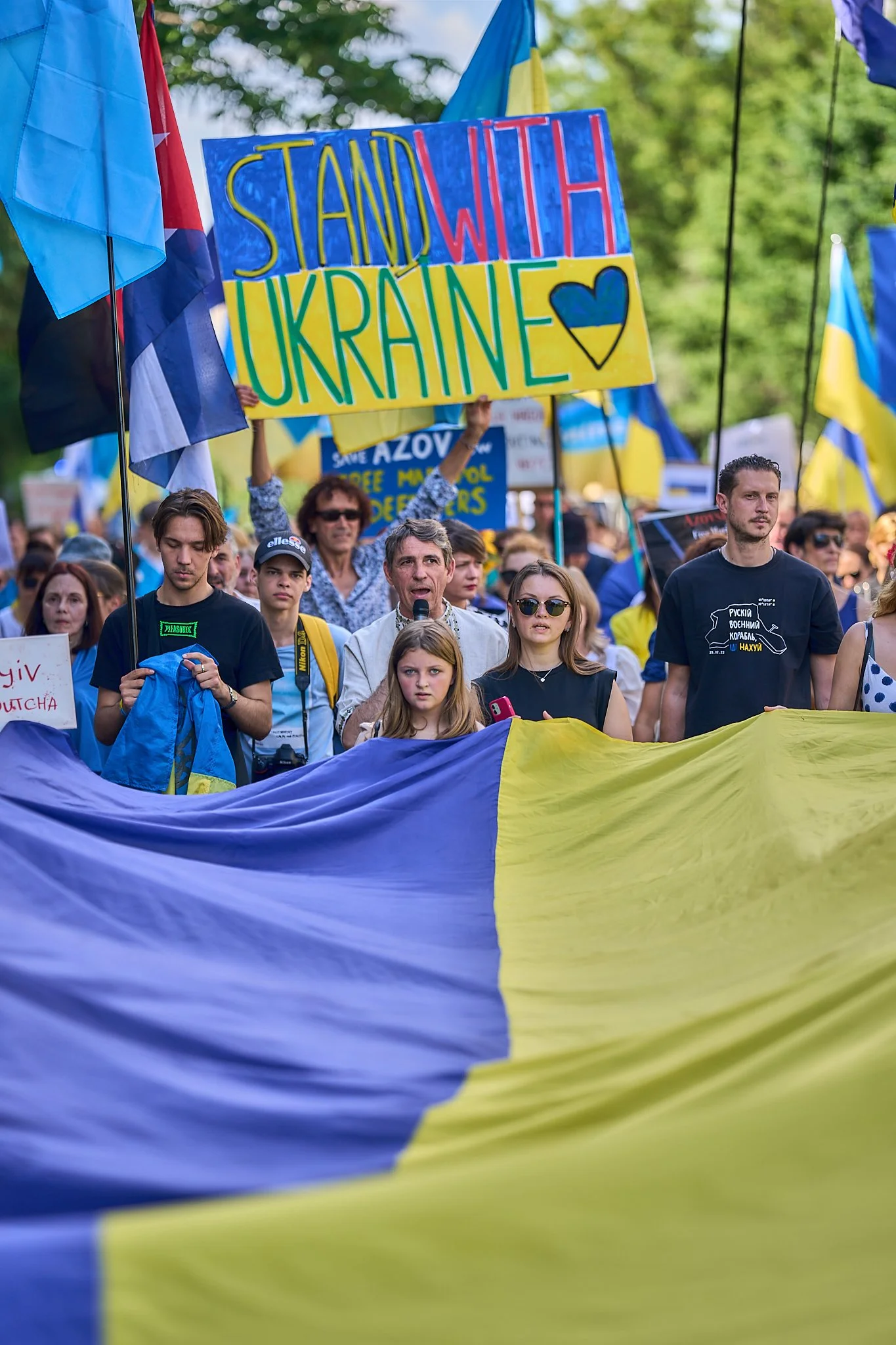 2022-07-09–Ukraine-manifestation–République–à–Bastille–©AJStetson_A1_9662.jpg