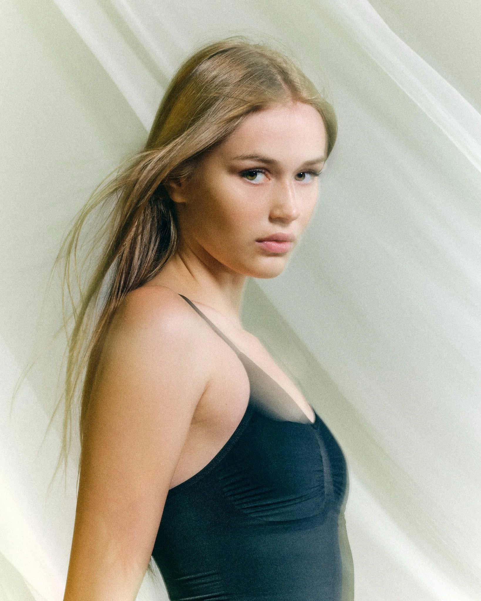 2025-08-02–MODELWERK–Emma_Sophie_Holz_©AJStetson__DSF7806.jpg