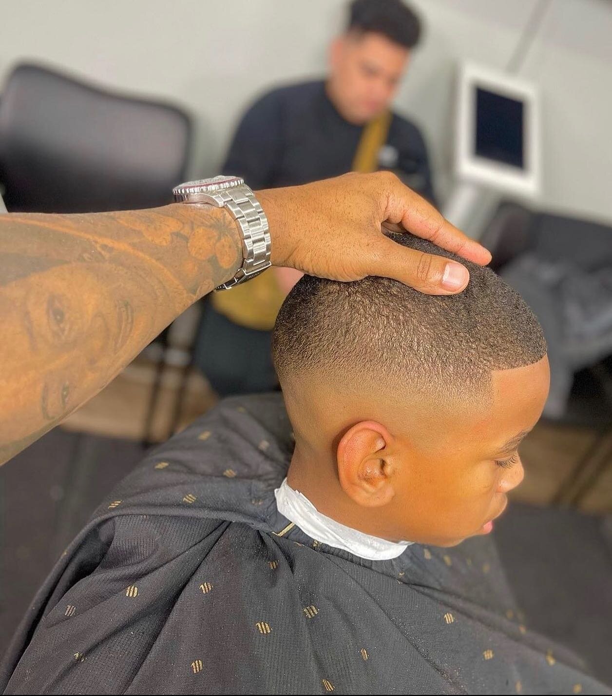 Friday Fresh @gabrielbarbershot 

#lnlhair #barbershop #kidscuts #fadehaircut #taperfade #fridayfresh #mensgrooming #kidshairstyles #barbershopconnect