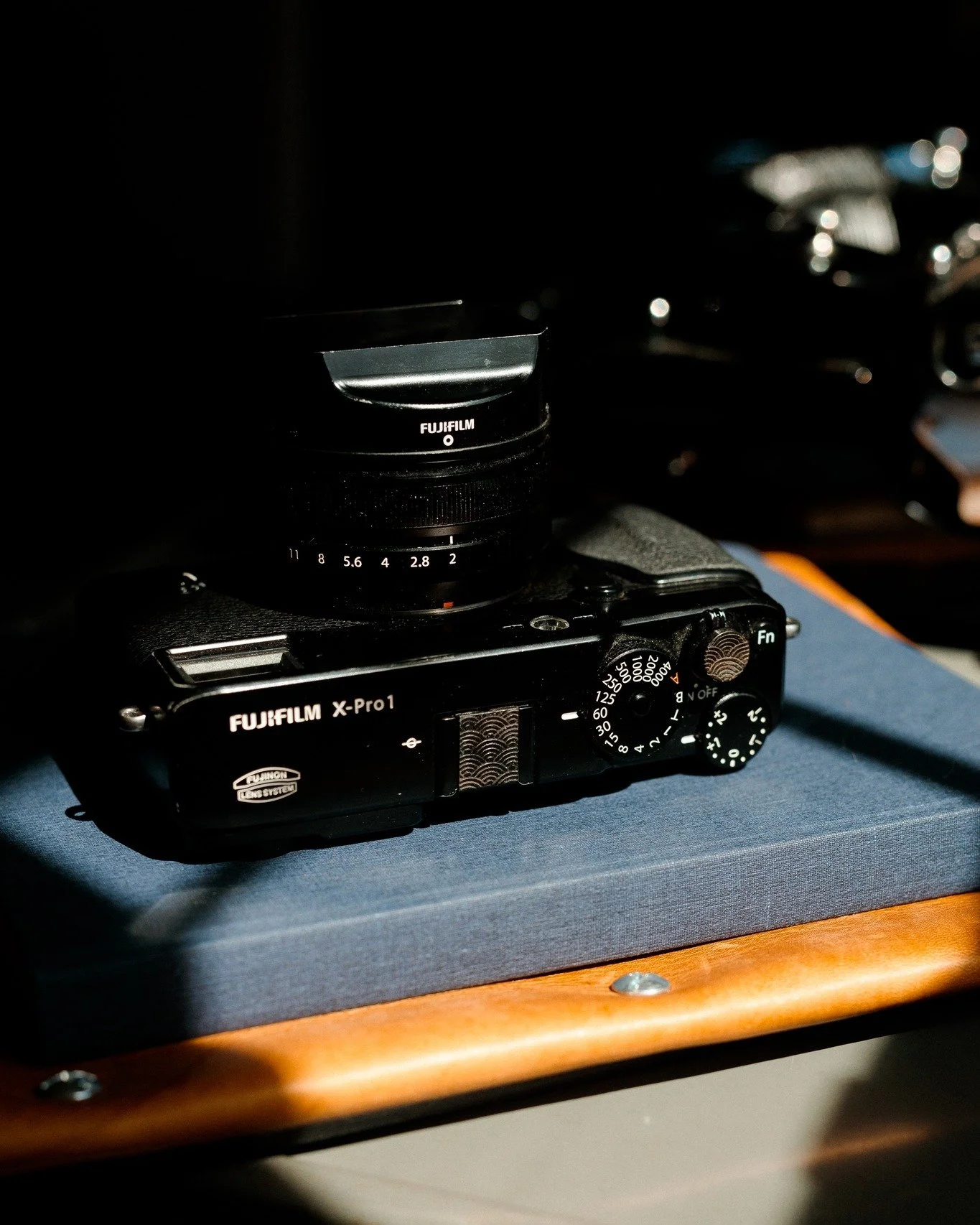 &ldquo;To me, photography is an art of observation. It&rsquo;s about finding something interesting in an ordinary place.&rdquo; &mdash; Elliott Erwitt

Outfitted with our Ebony Empty Rainbows soft release button and hot shoe cover, this Fuji X-Pro1 c
