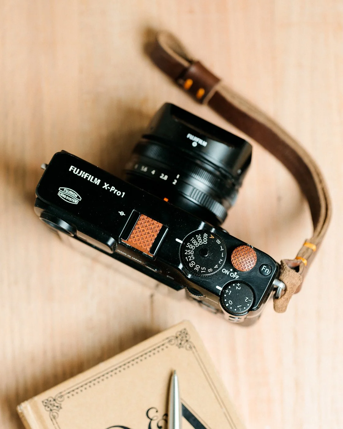 &ldquo;Photography is an art of observation. It&rsquo;s about finding something interesting in an ordinary place.&rdquo; - Elliott Erwitt

This XPro1 is outfitted with our King Louis&ndash;engraved Bloodwood set &mdash; bold, tactile, and just a litt