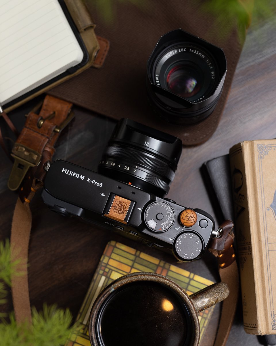 &ldquo;Everything has beauty, but not everyone sees it.&rdquo; &mdash; Confucius

Beauty isn't always bold. Sometimes it's tucked into the details.

This X-Pro1 is outfitted with our chakte viga soft release button engraved with the Hunter Rose, and 