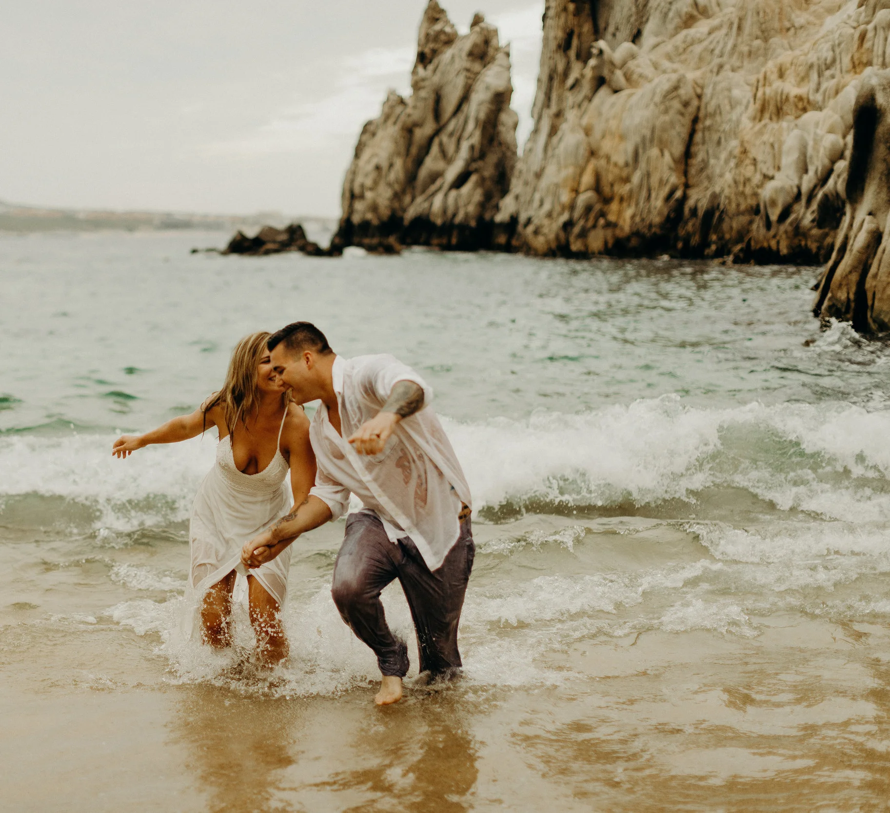 Cabo San Lucas Lovers Beach Elopement 29.jpg