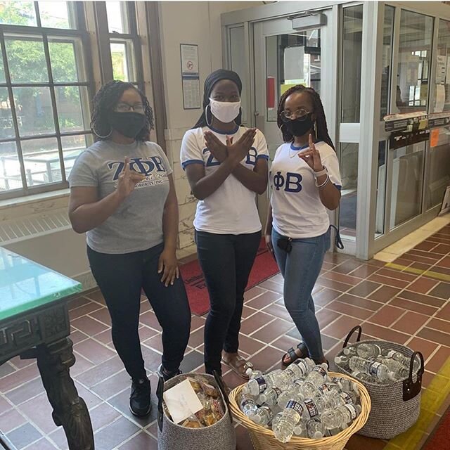 💙🕊 #Service : 𝐙𝐞𝐭𝐚 𝐆𝐥𝐨𝐛𝐚𝐥 𝐃𝐚𝐲 𝐨𝐟 𝐒𝐞𝐫𝐯𝐢𝐜𝐞!  @zphib_eoz and @tl_zetas provided breakfast to Coatesville, PA Postal Office. &bull;
&bull;
&bull;
#GLOBALDAYOFSERVICE 💙💙💙💙🕊
#educatedandfiner #zphib2020 #CentennialBoule #Zeta #