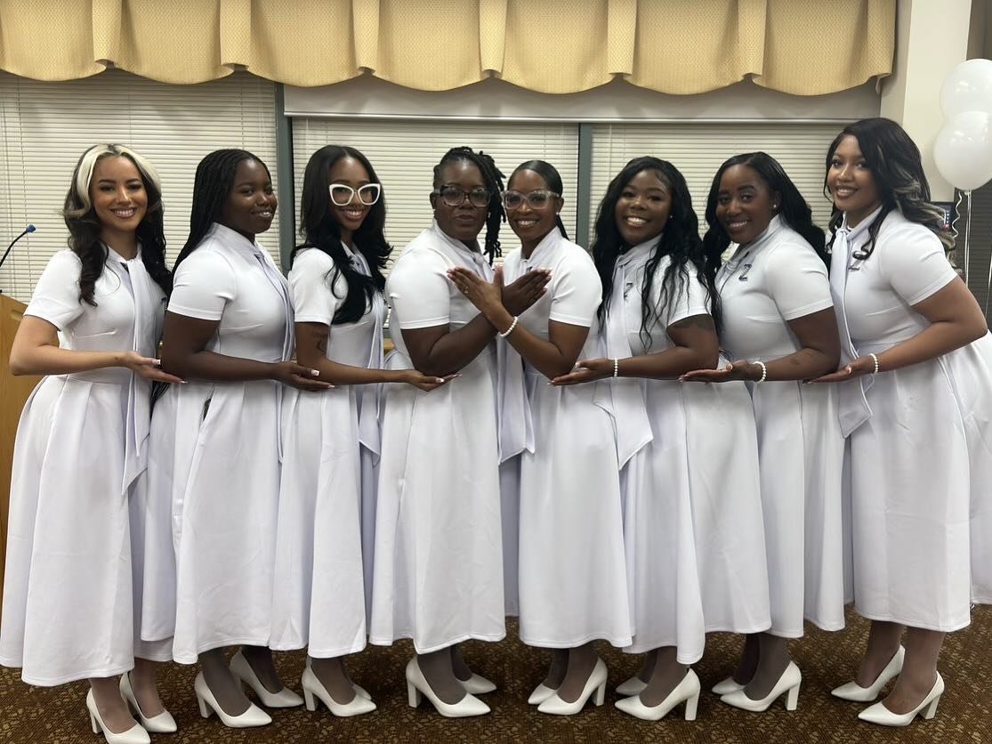 As graceful as a dove and as fine as pearls.

Congratulations to Fall 2024 new members of @zphib_eoz