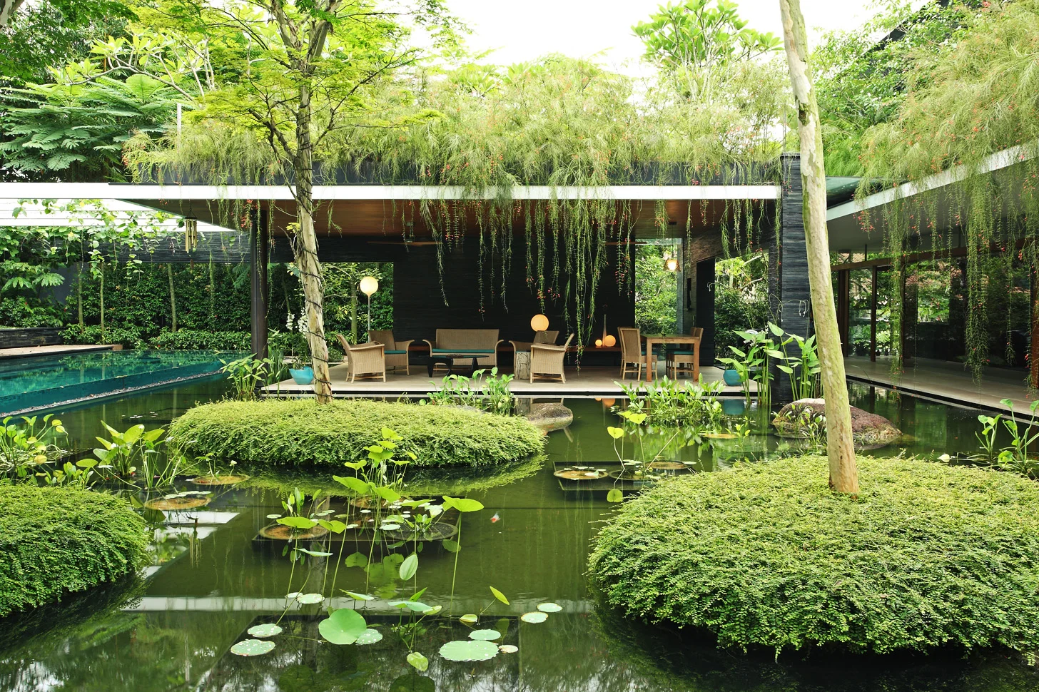 INSIDE OUT - RESORT HOUSE