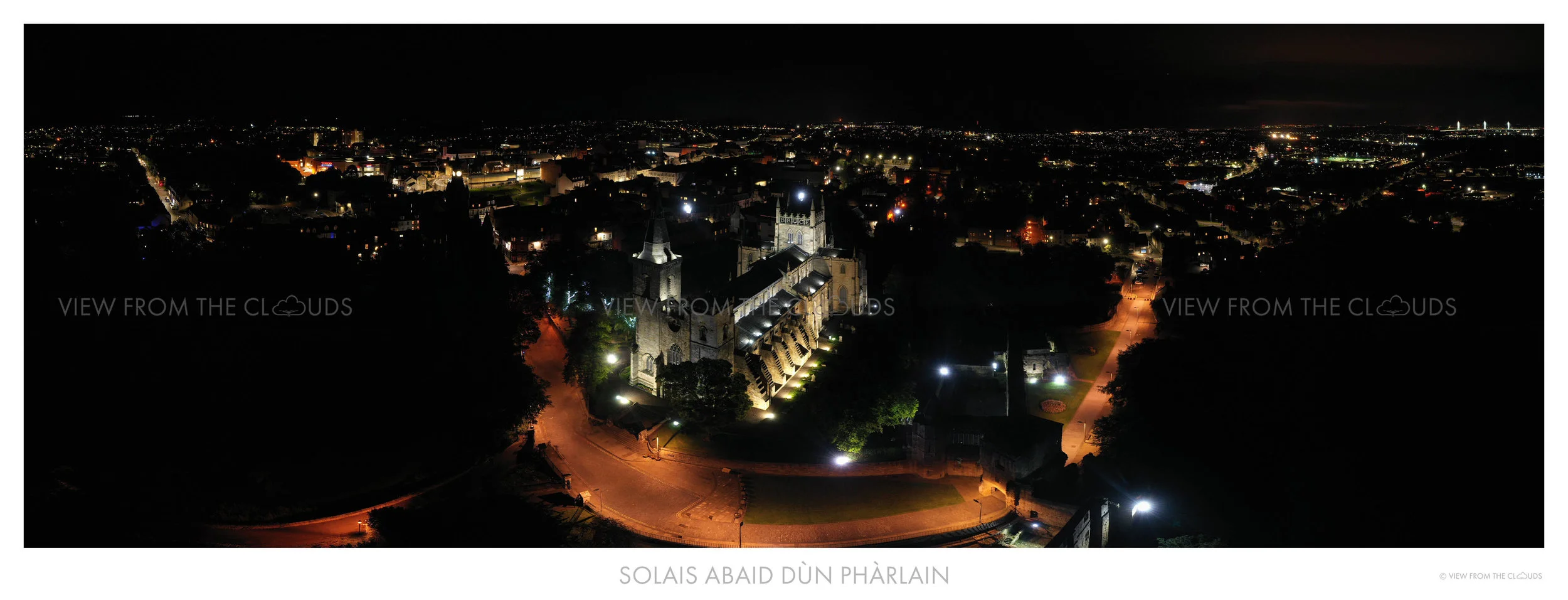 SOLAIS ABAID DÙN PHÀRLAIN - (LIGHTS OF DUNFERMLINE ABBEY)