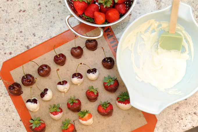 CherriesWithChocolate